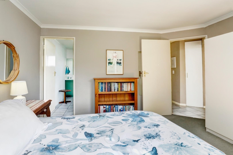 2 Bedroom Property for Sale in Loevenstein Western Cape